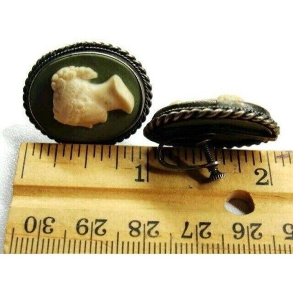 Green & White Cameo Vintage Sterling Silver Screw Back Earrings Patina - Picture 3 of 9